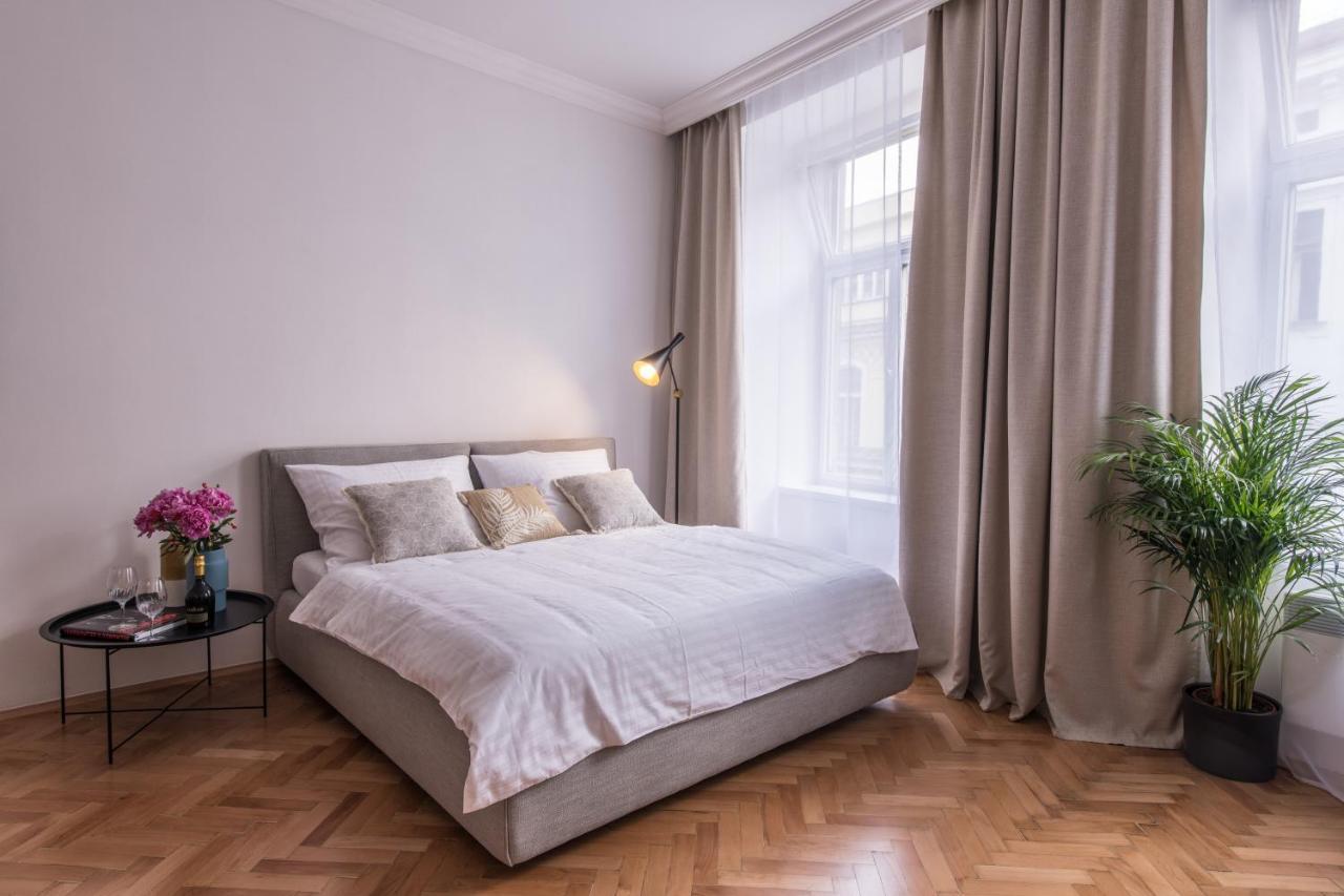 New Design Apt - Central Location Wenceslas Square Praha Bagian luar foto