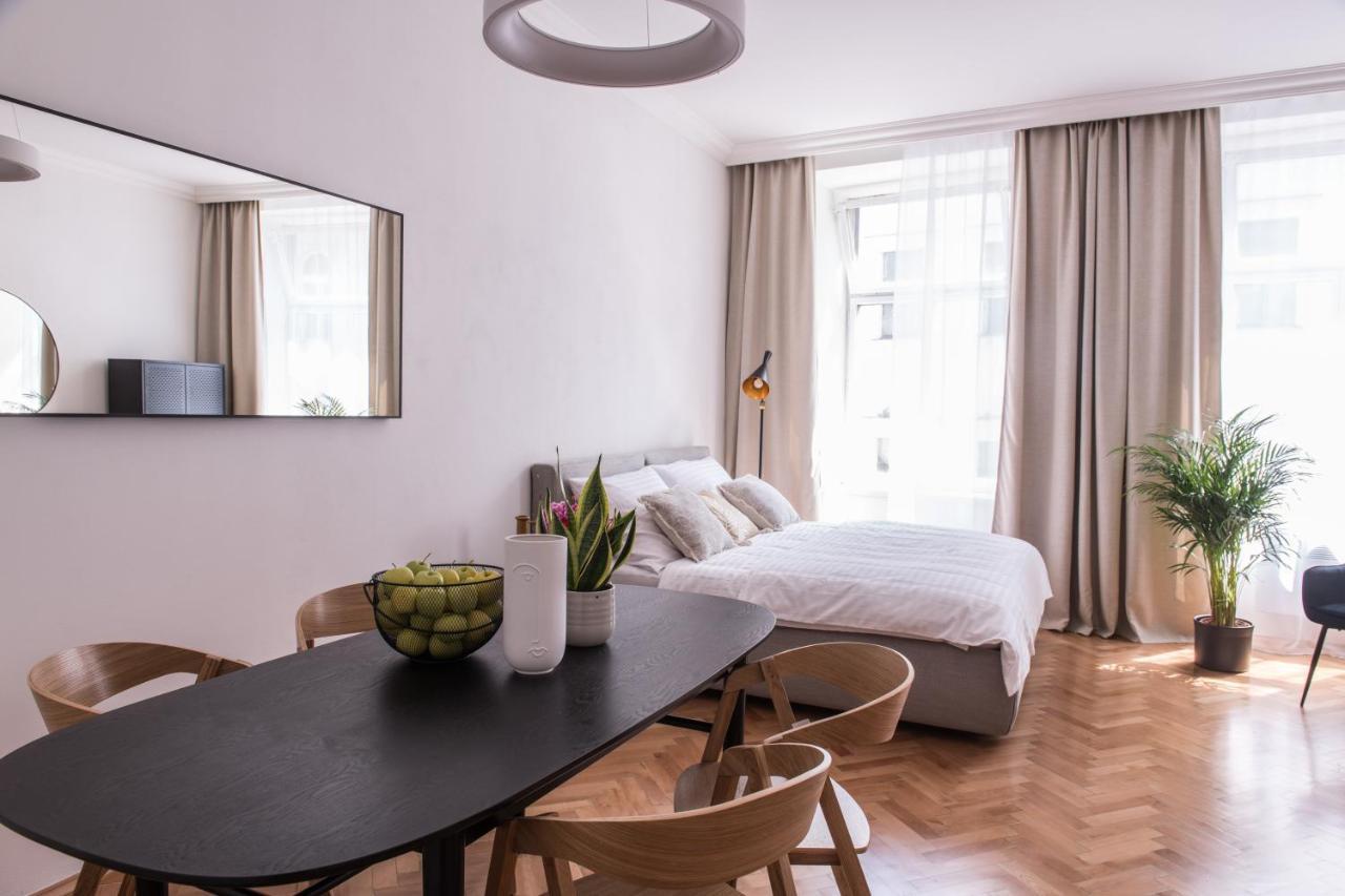 New Design Apt - Central Location Wenceslas Square Praha Bagian luar foto