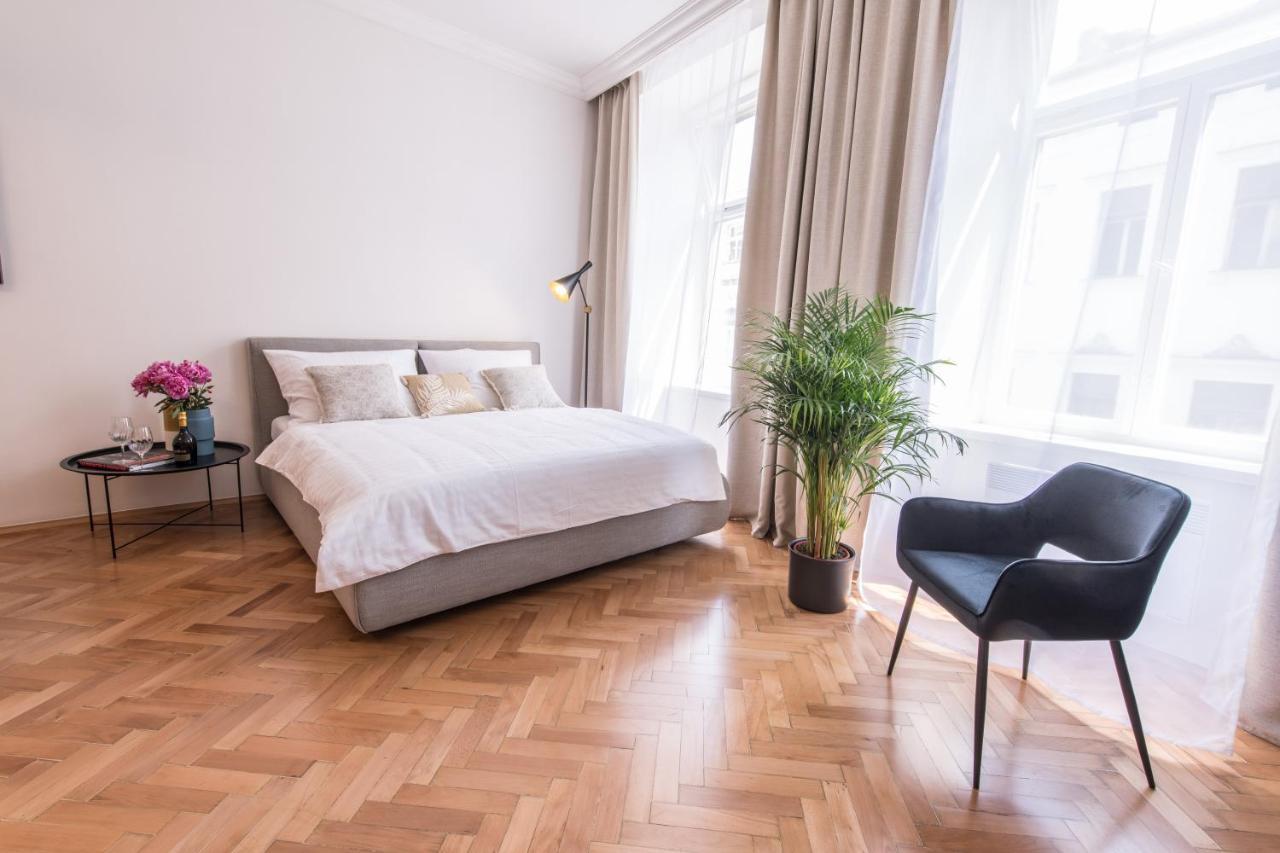 New Design Apt - Central Location Wenceslas Square Praha Bagian luar foto