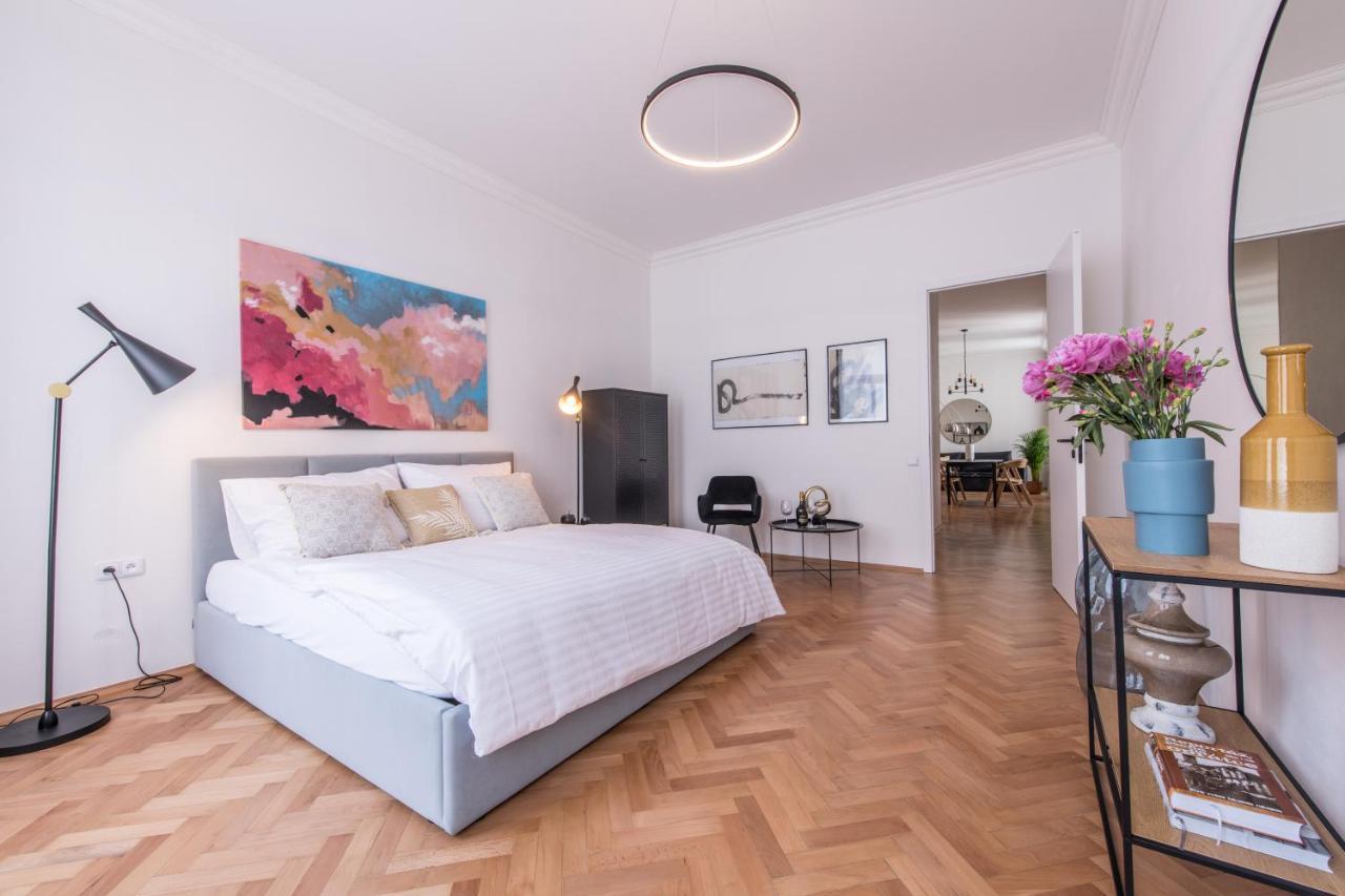 New Design Apt - Central Location Wenceslas Square Praha Bagian luar foto